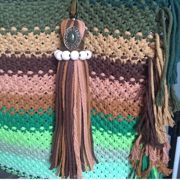 Green and Brown Macrame Bag With Fringes / 100% Handmade - Picture 8 of 12